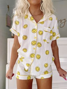 Smiley Dreams Smiley Face Shorts Pajama Set | Sassy Shortcake | sassyshortcake.com Preppy Mode, Cute Pjs, Preppy Summer Outfits, Cute Pajama Sets, Preppy Girl, Cute Lazy Outfits, Smiley Faces, Lazy Outfits