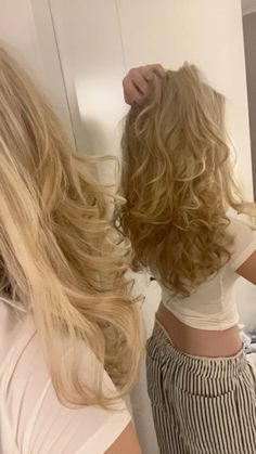 Corte Wolf, Blonde Wavy Hair, Blonde Curly Hair, Really Long Hair, Blowout Hair, Voluminous Hair, Love Your Hair, Haircut And Color, Cut My Hair