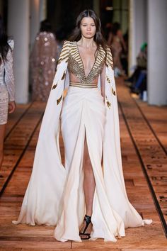 Egyptian Dress, Era Victoria, Zuhair Murad Haute Couture, Egyptian Fashion, Reality Shifting, Egypt Fashion, Star Guardian, Haute Couture Paris, Couture Looks