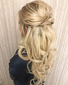 Wedding Hairstyles Short Hair, Hairstyle Bridesmaid, Half Up Curls, Kort Bob, Wedding Hairstyles Bridesmaid, Trendy Wedding Hairstyles