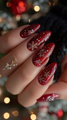 Christmas Star Nails Design, Red Festive Nails, Christmas Nails Red Glitter, Red Glitter Christmas Nails, Christmas Glitter Nails, Glitter Christmas Nails, Red Nail Ideas, Nails Abstract, Nail Art Noel