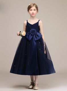 Silhouette:a-line Hemline:tea length Neckline:spaghetti straps Fabric:tulle Shown Color:blue Sleeve Style:sleeveless Back Style:zipper up Embellishment:pleats flower Bridesmaid Dresses Tea Length, Winter Flower Girl Dress, Short Tulle Skirt, Flower Girl Dress Tulle, Tulle Dress Short, Tea Length Flower Girl Dress, Girls Navy Dress, Tea Length Bridesmaid Dresses, Tulle Bridesmaid Dress