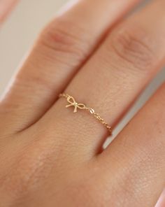 Bow Ring Design, Bow Gold Ring, Bow Ring Gold, Simplistic Jewelry, Gold Chain Ring, Preppy Jewelry, Pretty Jewelry Necklaces, Dainty Gold Rings