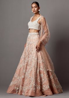 Necklace inspired handworked lehenga with pearls and silver embellishments paired with a hi-shine beaded blouse and dupatta. 100% handwork only ! Sharara Gharara, Pink Lehenga, Beaded Blouse, Western Wedding, Wedding Service, Fashion App, Bridal Lehenga, Bride Bridal, Black Bow