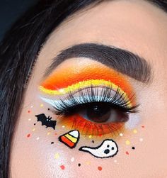 Halloween Eye Shadow, Eyeshadow Hooded Eyes, Halloween Eyeliner, October Makeup, Halloween Eyeshadow, Eye Shadow Looks, Makeup Monday, Themed Makeup, Eyeliner Ideas