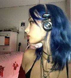 Blue Hair Aesthetic, Dyed Hair Blue, Dark Blue Hair, Pretty Hair Color, Hair Stylies, Haircut And Color, Dye My Hair, Hair Dye Colors, Hair Inspiration Color