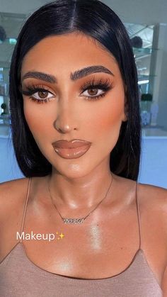 Soft Glam Contour, Nude Glam Makeup, Glowy Bridal Makeup, Peach Vibes, Bronze Makeup Look, Natural Glam Makeup, Contour Highlight, Bronze Makeup, Soft Glam Makeup