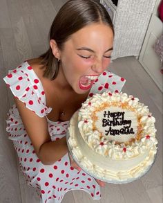 Cute Birthday Pictures, Spring Birthday, It S My Birthday, 22nd Birthday, Bday Girl, Cute Birthday Cakes, Birthday Outfits, 17th Birthday, Birthday Board