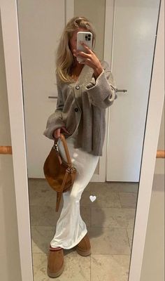 Oversized Grey Sweater, Look Adidas, Estilo Indie, Skandinavian Fashion, Chique Outfits, Autumn Fits, Cold Outfits, Cooler Look, Looks Street Style