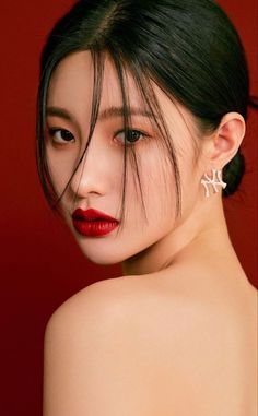 Lipstick Makeup Looks, Red Lipstick Makeup Looks, Red Lips Makeup Look, Best Red Lipstick, Red Lipstick Makeup, Red Lip Makeup, Classic Vibe