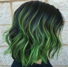 Gorgeous Green Hair Color Ideas for Beginners Natural Roots Colorful Hair, Green Balayage Hair, Blonde And Green Hair, Green Hair Highlights, Green Balayage, Green Hair Streaks, Dark Green Hair, Hair Color Unique, Hair Color Streaks