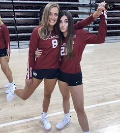 Volleyball Photos Aesthetic, Volleyball Duo Pictures, Volley Aesthetic, Highschool Volleyball Pictures, Jamie Robbins, Volly Ball Aesthetic Girl, Volleyball Besties, Volley Ball Aesthetic Girl, Volleyball Team Pictures