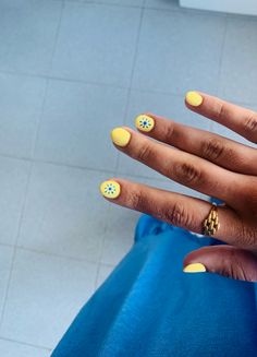 #nails #nailart #summer #summerstyle #summernails #springnails #style #minimalist #nailart #europe #nailideas #nailartideas Easy Vacation Nails, Summer Nails Minimalist, Morocco Nails, Nailart Summer, Dance Nails, Nails Minimalist, October Nails, Summery Nails, Vacation Nails