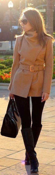 Love the jacket Coat And Boots Outfit, Ted Baker Coat, Camel Outfit, Mode Tips, Outfit Mujer, Fashion Friday, Looks Street Style, Fall Coat, Business Outfit