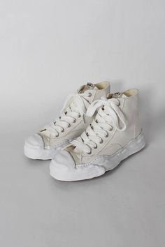 Maison Mihara Yasuhiro, Maison Mihara, Custom Nike Shoes, Custom Nike, Shoes Custom, Winter Shoes, White Sneakers