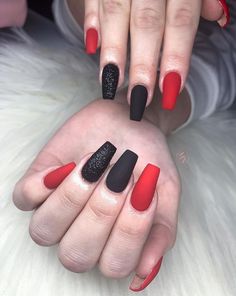 Black Nails 2023, Red And Black Nail Designs, Red And Black Nail, Red And Black Nails, Red Black Nails, Gold Gel Nails, Nail Designs Ideas, Halloween Acrylic Nails, Graduation Nails