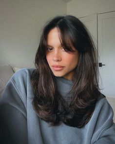 Medium Length Haircut Old Money, Rambut Brunette, Brown Hair Inspo, Layered Haircuts For Medium Hair, Medium Layered Haircuts, Haircuts For Medium Hair