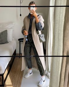 Blazer Mid Outfit, Nike Sneakers Women Outfit, Knitted Sweater Outfit, Nike Blazer 77, Outfit Nike, Sneaker Trend