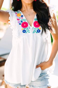 White Floral Embroidered Pompom Flutter Blouse Style With Pants, Flutter Blouse, Embroidery Clothes, White Embroidered Blouse, Perfect Blouse, Chic Blouses, Twist Knot, Chambray Dress, Friend Outfits