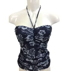 Tommy Bahama Blue Chambray Blossom Floral Tankini Swim Top Womens Size Xs Nwt Tommy Bahama Size Xs 95% Nylon, 5% Spandex Blue Chambray Blossom Floral Tankini Swim Top Womens Blue New With Tags 2000s Clothing, Floral Tankini, Bahama Blue, Tankini Swim Tops, Swimwear Outfit, Mom Outfits