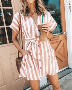 Mode Tips, Gaun Fashion, Casual Maternity, Striped Shirt Dress, Mini Robes, Striped Mini Dress, Strappy Dresses, Van Cleef Arpels, Maternity Dress