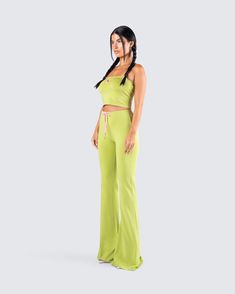 Your collection is calling for an update, and we've got you covered with our coziest lounge set ☁️💚 Featuring a non-padded bandeau with a semi-stretch fit, this figure-flattering ensemble is designed to hug your curves. The set is finished with wide-leg pants adorned with stylish front tie knots, ensuring both comfort and chic appeal 💫 Green Cotton Loungewear Sets, Chic Green Matching Set, Fitted Green Sets For Night Out, Fitted Green Set For Night Out, Casual Fitted Green Sets, Green Spring Loungewear Sets, Trendy Fitted Green Sets, Trendy Green Fitted Sets, Casual Green Stretch Sets