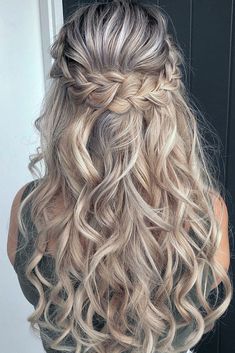 Totally loving the bridal hairstyle. Hit follow for more hair ideas, and tell me your thoughts below. Hairstyle Braided, Hairstyles Braided, Style Hairstyle, Braided Hairstyles For Wedding, Easy Braids, Fancy Hairstyles, Box Braids Hairstyles