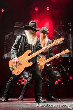 the band zz top performing on stage