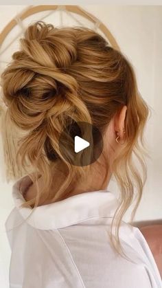 Hair Couler, Insta Hacks, Medium Hair Up, Quick Updos, Updos For Long Hair, Up Dos For Prom, Wedding Hair Up, Pool Hairstyle Ideas, Up Dos