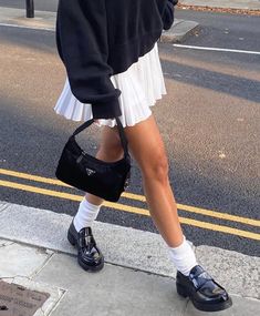 White Loafers Outfit, Black Loafers Outfit, Loafers Outfits, Loafer Outfits, Spring Trends Outfits, 2024 Style, Cute Fall Outfits, 가을 패션