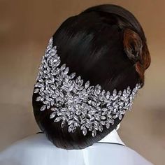 Bridal Hair Accessories, Size:9.5*32cm/3.74*12.6in, Silver. Weight: 96g. Size May Be 1 Inch Inaccuracy Due To Hand Measure.These Measurements Are Meant As A Guide To Help You Select The Correct Size. Distinctive Design,Gorgeous Retro Design, Fresh And Beautiful Shape, Sparking Embellishment. A Perfect Decoration For Headwear/Headdress, Exquisitely Charming, Give You The Feeling Of Aristocratic, Makes You Look Glamorous, Sweet, And Attractive For Any Occasion. Security: Pin Loops At Each End Of T Diamond Tiara Wedding, Hair Accessories Tiara, Classy Hairstyles, Party Hair Accessories, Bridal Headwear, Rhinestone Hair Comb, Bridal Headdress, Tiara Wedding, Headpiece Hairstyles