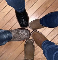 Boots Vaqueras, Vaquera Fits, Cowboy Boots For Men, Cute Western Outfits, Mexican Shoes, Cowgirl Boots Outfit, Cute Cowgirl Outfits