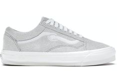 Classic Vans Sneakers With Perforated Toe Box, Vans Sneakers With Perforated Toe Box For Streetwear, Vans Sneakers With Speckled Midsole For Streetwear, Modern Vans Sneakers With Round Toe, Modern Vans Low-top Sneakers, Modern Low-top Vans Sneakers, Vans Lace-up Sneakers With Translucent Outsole, Modern White Vans Sneakers, Vans Casual Sneakers With Translucent Outsole