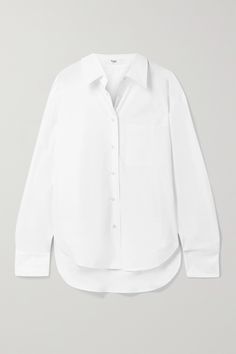 Frankie Shop's basics are designed with timeless silhouettes and lasting quality, so you're sure to wear them often. This 'Lui' shirt is cut from organic cotton-poplin for a relaxed fit and has a rounded hem that's longer at the back. Wear yours with the matching shorts, jeans or tailoring, depending on the occasion. Womens White Shirt, Poplin Button-up Shirt With Buttons, Poplin Shirt Outfit, White Oversized Poplin Shirt, Basic White Shirt, White Shirt Women, Chic Button-up Poplin Blouse, Best White Shirt, White Poplin Shirt