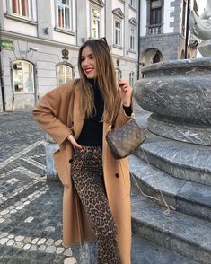 The Timeless Appeal of the Camel Coat Coat Outfit Ideas For Women, Camel Coat Outfit Casual, Coat Outfit Ideas, Long Camel Coat, Camel Outfit, Long Coat Outfit, Camel Coat Outfit, Checkered Trousers, Outfit Ideas For Women