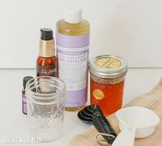 Homemade Lavender Honey Face Wash in 5 Minutes! This face wash takes just 5 minutes to make and uses essential oils and all-natural ingredients as a wonderful homemade cleanser. Get the step-by-step easy directions here: Homemade Cleanser, Honey Face Wash, Diy Face Wash, Green Tea Toner, Hippie Living, Homemade Scrub, Skin Care Toner Products, Homemade Stuff, Honey Face