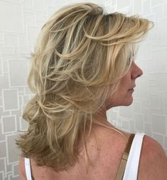 Women Haircuts Long, Layered Hair With Bangs, Hairstyles And Haircuts, Hairstyles Over 50, Haircuts For Long Hair, Modern Hairstyles, Feathered Hairstyles, Haircuts For Women