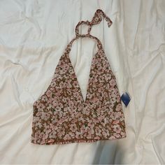 Abound Halter Top Size: Medium Color: Floral Print Brand: Abound Condition: Nwt Details: - Self Tie Halter Top - Smocked Back Extras : - I Ship Same/ Next Day - Open To Reasonable Offers Trendy V-neck Halter Top For Vacation, Spring Floral Print Halter Top For Beach, Summer Floral Print Halter Top For Day Out, Summer Floral Print Halter Top For Vacation, Summer Cotton Halter Top For Vacation, Spring V-neck Tops For Summer Outings, Spring And Summer V-neck Tops, Casual Halter Neck Top For Brunch, Beach Floral Print Cotton Crop Top