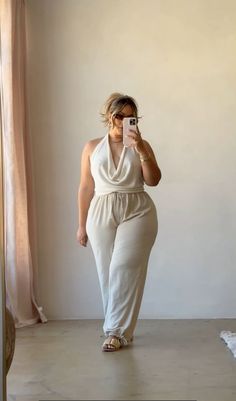 Plus Size Clothing Inspiration, Classic Curvy Outfits, Outfit Inspired Plus Size, Mid Size Wardrobe, Casual Elegant Plus Size Outfit, Capricorn Summer Outfits, Tropical Capsule Wardrobe, Curvy Classy Outfits