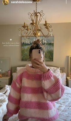 Knitted Pink Sweater, Croshay Pattern, Coquette Knit Sweater, Summer Knitted Sweaters, Cute Pink Sweater Outfits, Pink Fall Clothes, Sweaters 2023 Winter, Knitting Inspiration Aesthetic, Winter Sweater Outfits Women