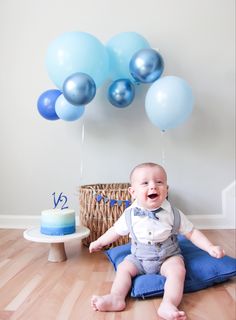 Baby 6 month half birthday baby boy 4 Months Birthday Ideas, 6 Months Shoot Ideas, 6month Birthday Ideas, Six Month Birthday Photoshoot, 6 Month Baby Celebration Ideas, Cake For 6 Months Baby Boy, Half Way To One Baby Pictures Boy