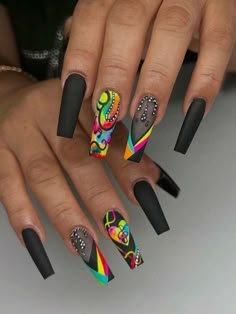 Art Tricks, Graffiti Nails, Black Graffiti, Designer Nails, Crazy Nails, Nail Swag, Fake Nail, Upgrade Your Look