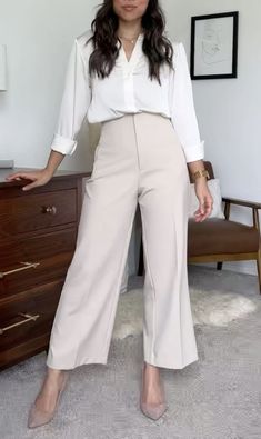 Meeting Outfit, Lawyer Outfit, Professional Outfits Women, Business Outfits Women, Business Casual Outfits For Work, Body Confidence