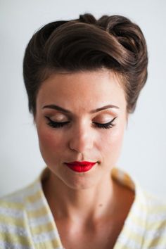 Retro Wedding Hair, Wedding Hair Up, Vintage Wedding Hair, Vintage Makeup, Penteado Cabelo Curto, Retro Hairstyles