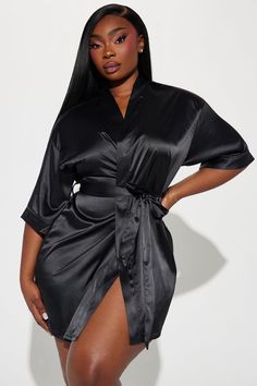 Sleepwear Black Women, Black Silk Robe, Black Satin Robe, Silk Bridesmaid Robes, Fashionable Clothes, Bed Time, Silk Robe, Lingerie Sleepwear, Sleepwear Women