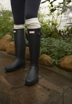 Hunter ORIGINAL ORIGINAL TALL VEGAN - Botas de agua - black Black Rainboots Outfit, Hunter Rubber Boots, Outfits Frio