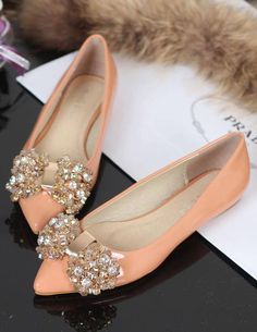 Prada | Crystal Bow Pointed Flats Bride Shoes Flats, Shoes With Bows, How To Have Style, Mode Shoes, Bow Fashion, Mode Tips, Casual Flat Shoes, Gorgeous Shoes, Fabulous Shoes