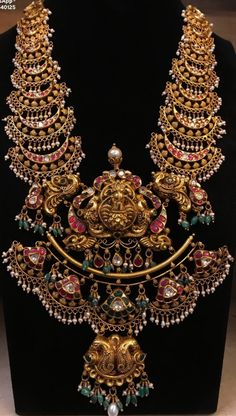 Gold Jewels Design, Gold Jewelry Outfits, Kundan Jewellery Set, Indian Jewelry Earrings