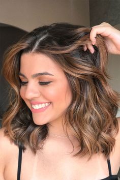 medium length hairstyle, balayage with soft warm tones, warm brown hair, hair color ideas Balayage Hair Dark, Brown Hair Balayage, Short Hair Balayage, Trendy Hair Color, Short Hair Color, Hair Makeover, Hair Color Balayage, Hair Inspiration Color