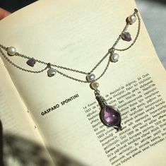 -Unique stones of nature are used in all our products. All of our stones are unique and custom made for you -Handmade amethyst and pearl choker -Stainless steel Amethyst Necklace Aesthetic, Amethyst Jewellery, Handmade Chokers, Wedding Necklaces, Indie Jewelry, Beaded Necklace Diy, Purple Jewelry, Pretty Necklaces, Amethyst Jewelry